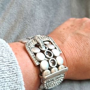 Buckle Up stretch bracelet